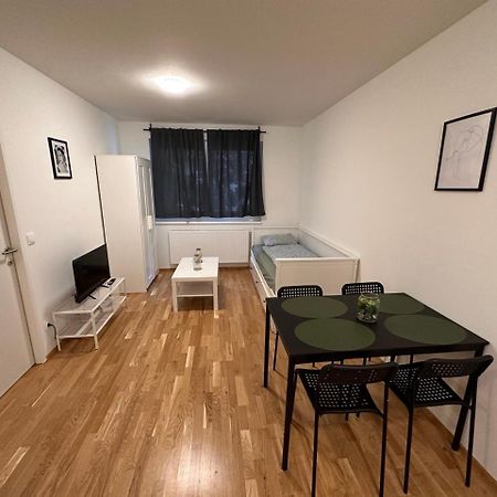 Muzeta11 - Modern Town Apartment With Balcony เวียนนา ภายนอก รูปภาพ
